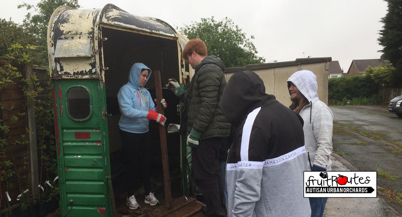 Princes Trust and Merseyside Fire Brigade Team 6 Youth Group Horsebox Renovation